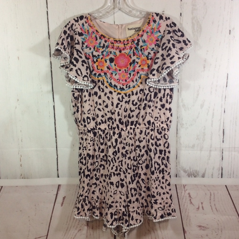 2/$30 Savanna Jane Romper Size L Leopard Floral Embroidered Flutter Sleeve Boho